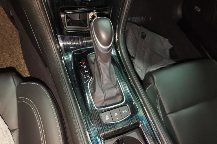 凯迪拉克ATS-L 2017款 28T 时尚型中控内饰18