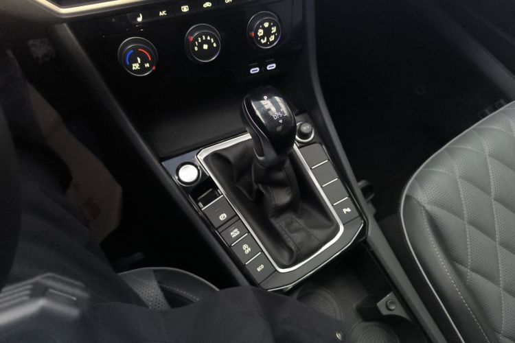 大众 速腾 2023款 300TSI DSG超越版中控内饰18