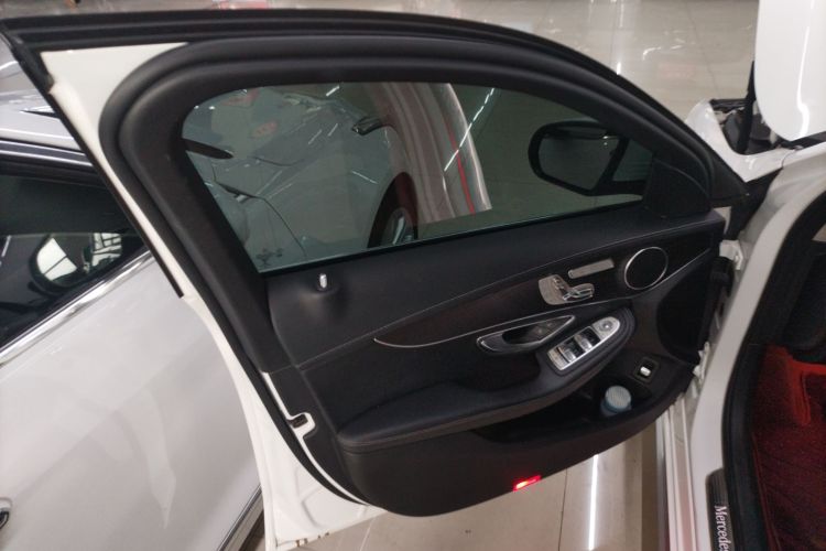 奔驰C级 2021款 C 260 L 运动版中控内饰7007