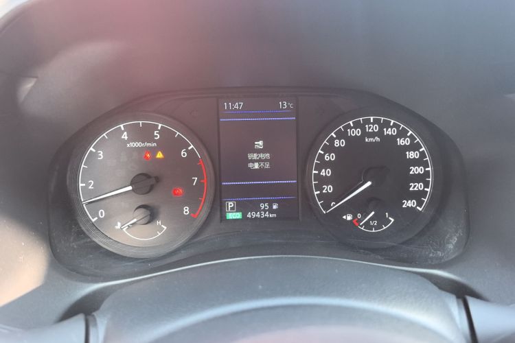 日产 天籁 2019款 2.0L XL 舒适版中控内饰14