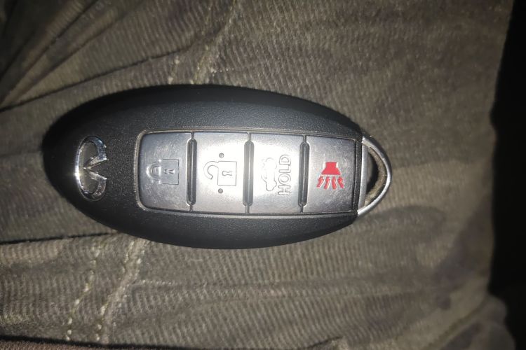 英菲尼迪Q70 2013款 Q70L 2.5L 舒适版中控内饰11