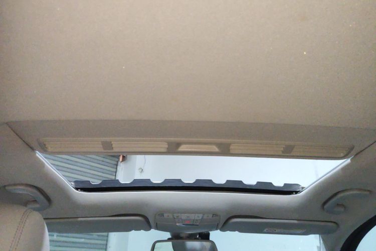 奔驰C级 2017款 C 180 L 运动版中控内饰22