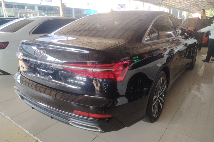 奥迪A6L 2019款 40 TFSI 豪华动感型车身外观7