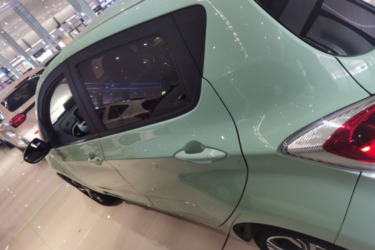 长安欧尚 奔奔E-Star 2022款 国民版 多彩限量款（快充版）三元锂车身外观6003