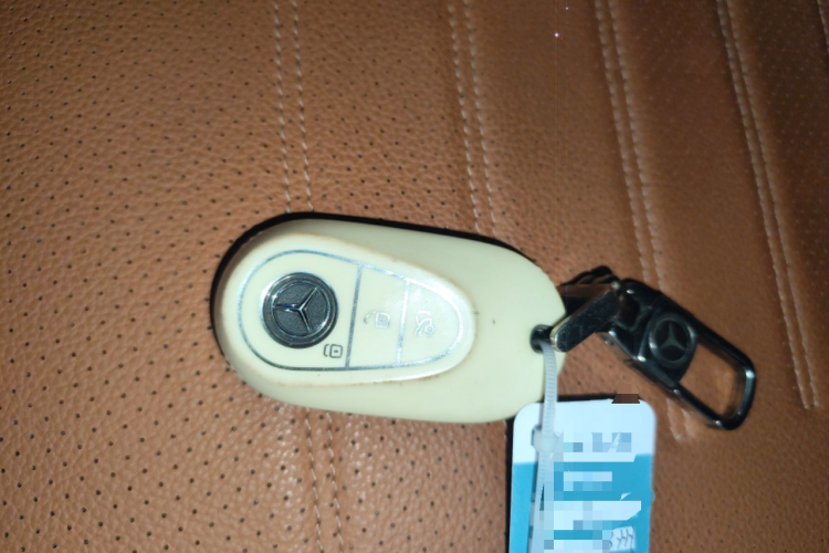 奔驰GLC 2023款 GLC 300 L 4MATIC 动感型 5座中控内饰11