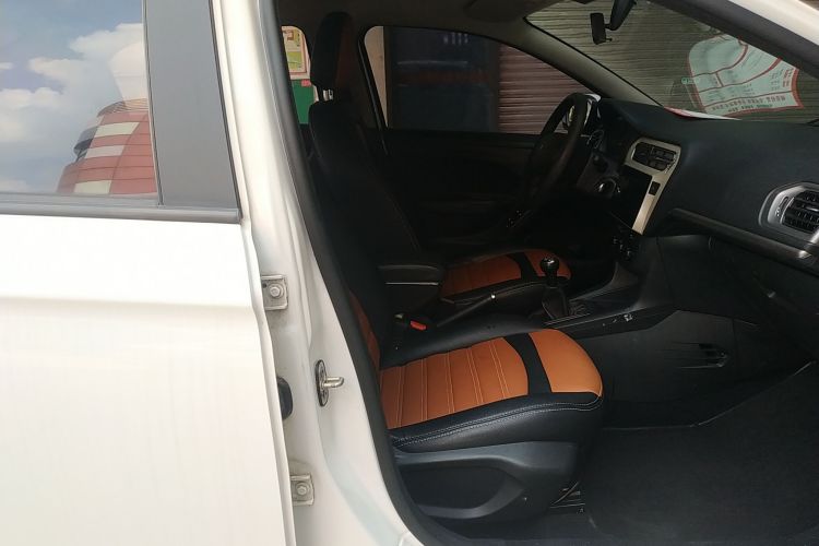 标致301 2016款 1.6L 手动舒适版局部细节41