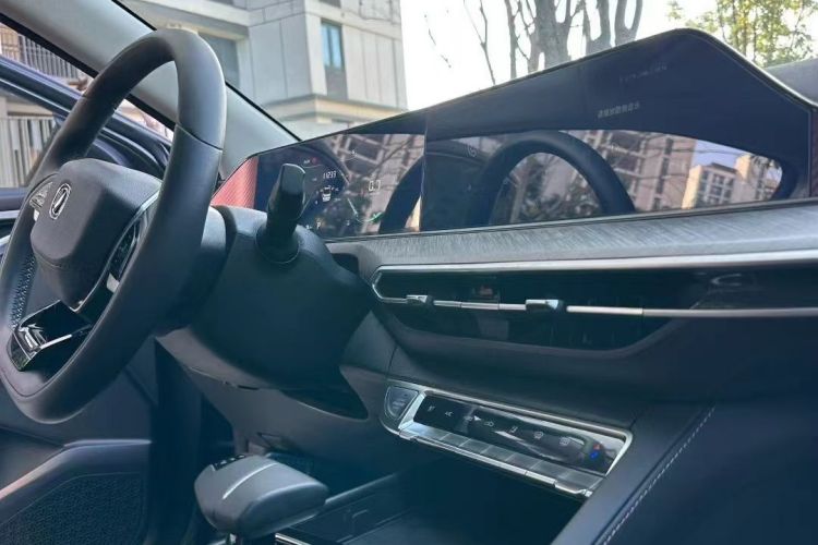 长安 逸动 2022款 PLUS 蓝鲸NE 1.4T GDI DCT尊贵版中控内饰16