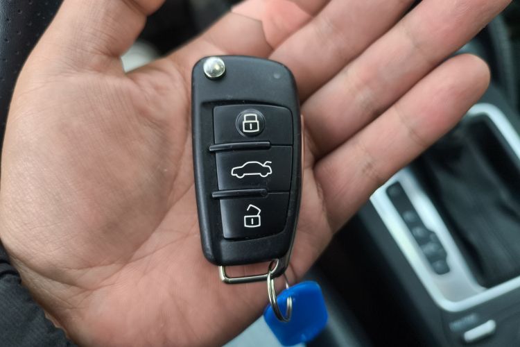 奥迪Q2L 2020款 35 TFSI 时尚致雅型中控内饰7001