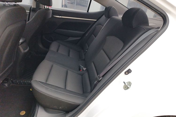 现代 领动 2018款 1.6L 自动15周年特别版中控内饰21