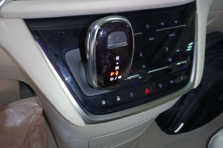 别克GL8 2021款 Avenir艾维亚 七座亲礼版局部细节18