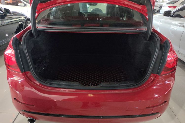 宝马1系 2018款 118i 运动型机舱底盘23