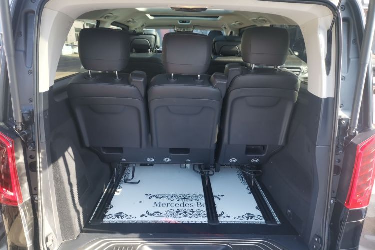 奔驰V级 2017款 V 260 L 尊贵加长版局部细节23