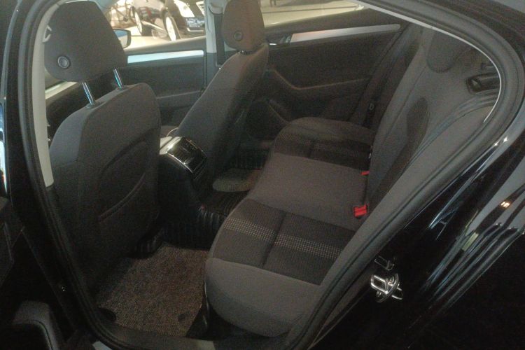 斯柯达 速派 2016款 TSI280 DSG前行版中控内饰21