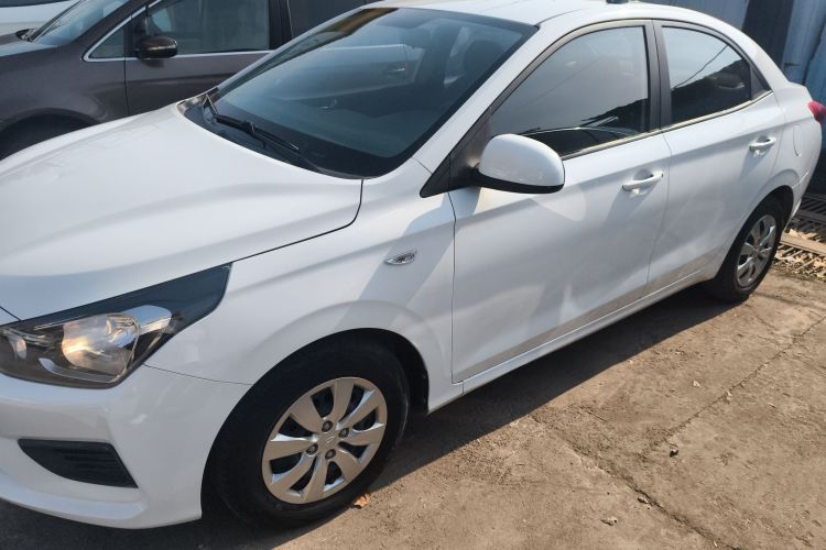 现代 瑞纳 2017款 1.4L 手动焕新版 国VI车身外观4