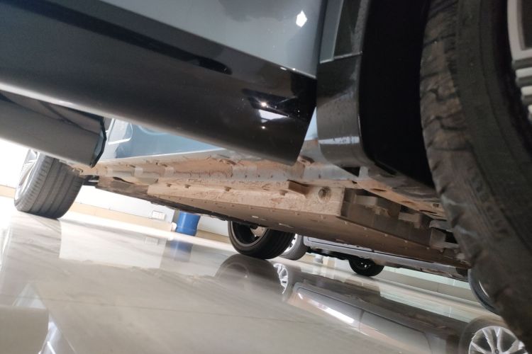 领克08 EM-P 2025款 220km 四驱性能Halo局部细节9001