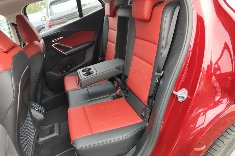 宝马X2(进口) 2024款 sDrive25i M运动套装中控内饰21
