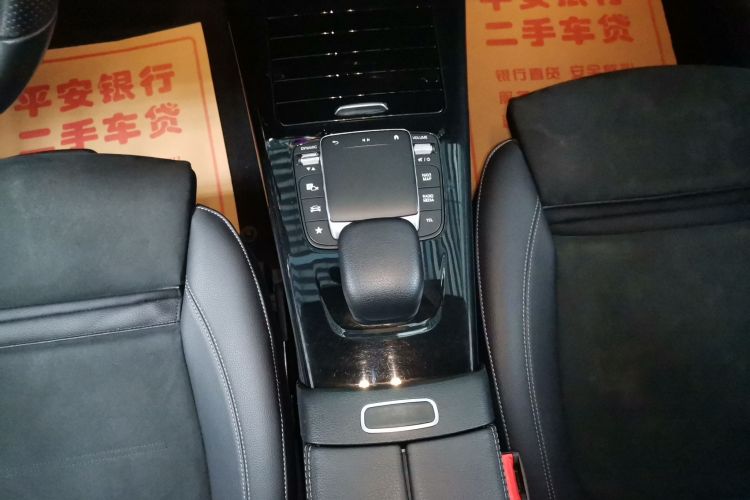奔驰A级 2022款 改款三 A 200 L 运动轿车时尚型中控内饰18