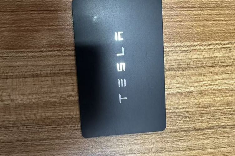 特斯拉 Model Y 2025款 长续航全轮驱动版中控内饰7001