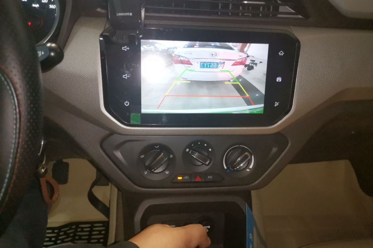 五菱汽车 五菱宏光 2021款 1.5L改款 S舒适型 液压助力LAR中控内饰16