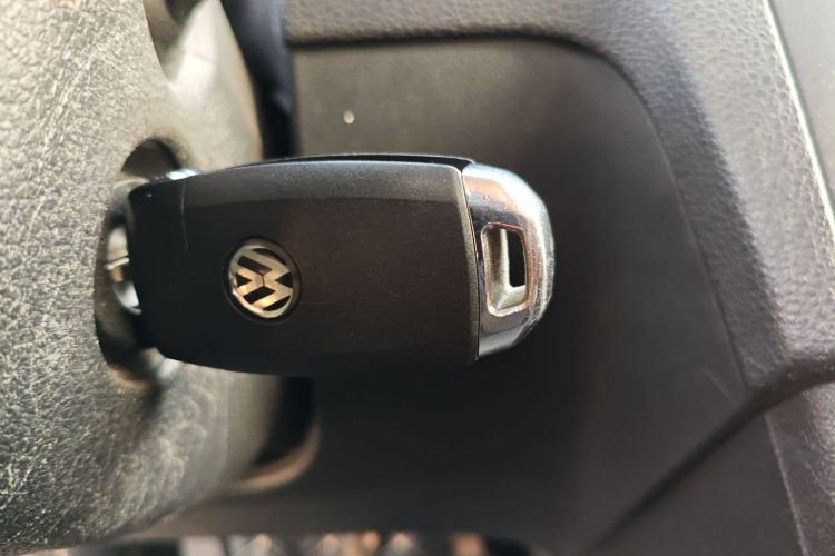 大众 桑塔纳 2015款 1.6L 手动风尚版中控内饰11