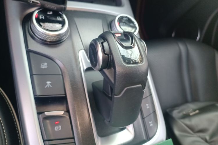 坦克300 2021款 越野版 2.0T 征服者中控内饰18