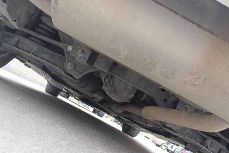 宝马3系 2013款 320i 时尚型局部细节9009