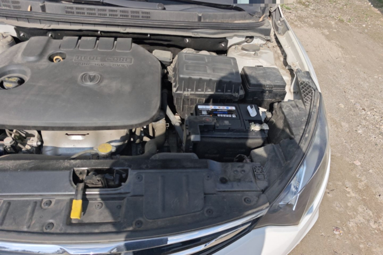 长安 逸动 2016款 XT 1.6L 自动俊酷型局部细节9007