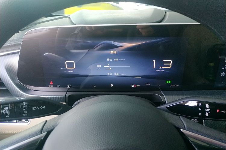 别克GL8 2025款 陆上公务舱 先享版中控内饰14