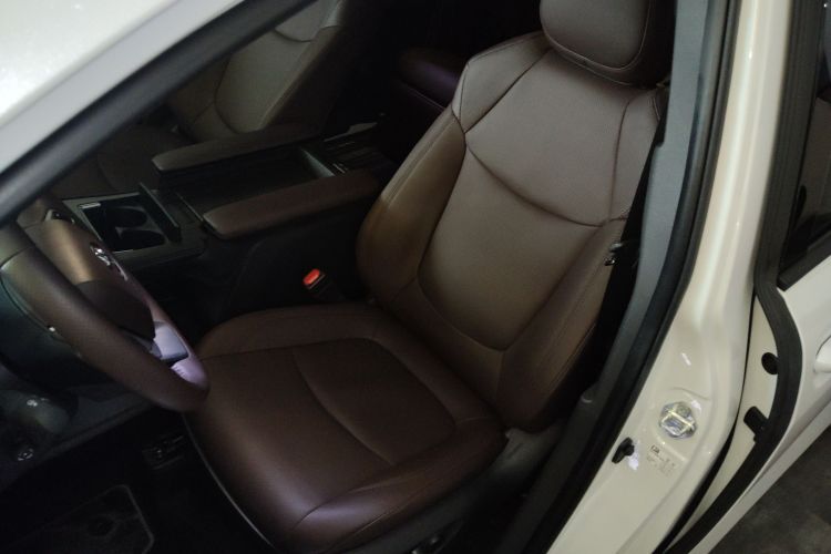 丰田 赛那SIENNA 2023款 2.5L混动 铂金版局部细节19