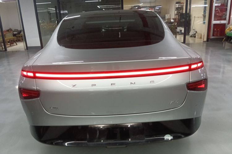 小鹏P7 2020款 670E车身外观6004