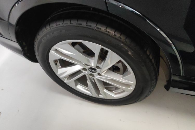 奥迪Q7 2021款 45 TFSI quattro S line运动型车身外观6008