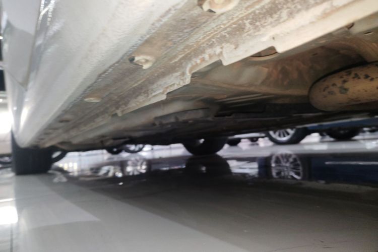 别克 君威 2020款 552T 精英型机舱底盘30