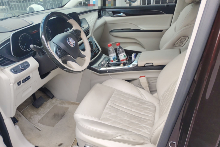 别克GL8 2021款 Avenir艾维亚 七座亲礼版中控内饰19