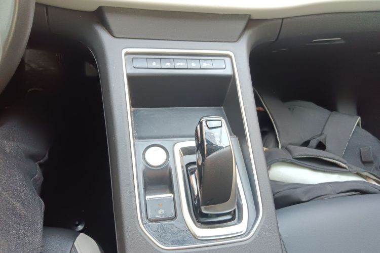 东风风神E70 2023款 500 智行版 磷酸铁锂 48.6kWh 120kW局部细节18