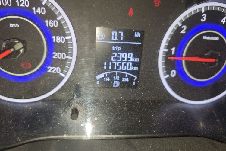 中华V3 2015款 1.5L 手动舒适型中控内饰15