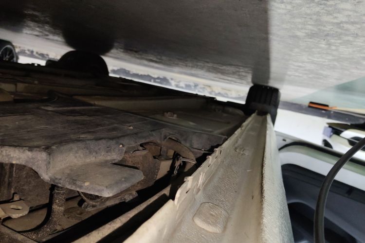 标致308 2016款 1.6L 手动时尚版局部细节9002