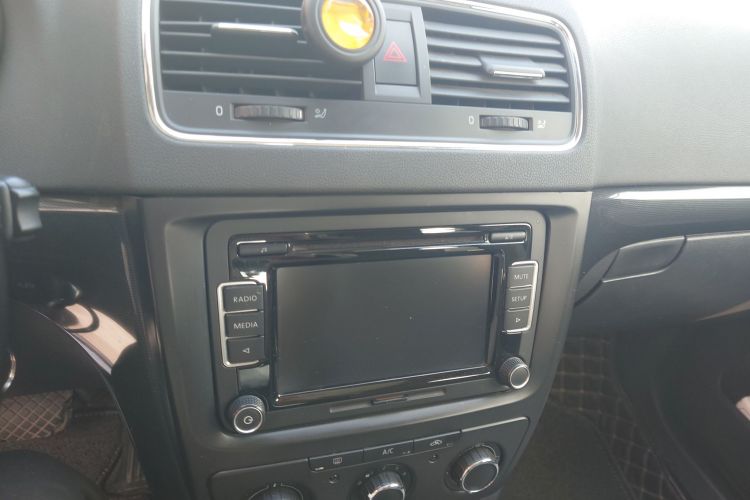 斯柯达 Yeti 2016款 1.4TSI DSG前行版中控内饰16