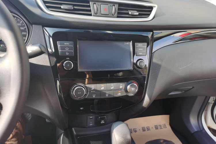 日产 逍客 2017款 2.0L CVT智享版 国VI中控内饰16