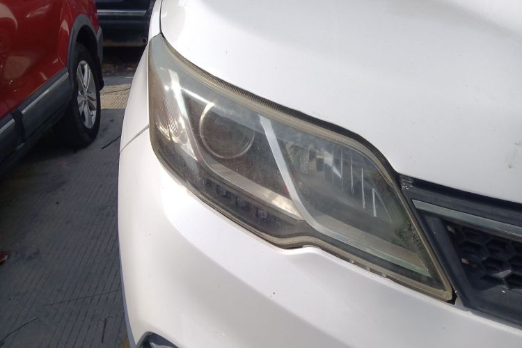 东南DX3 2018款 1.5T CVT尊贵型车身外观8