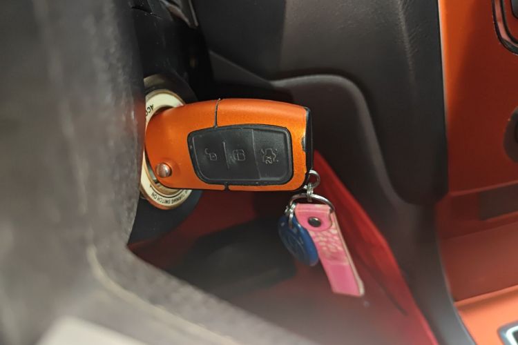 福特 福克斯 2013款 两厢经典 1.8L 手动基本型中控内饰11