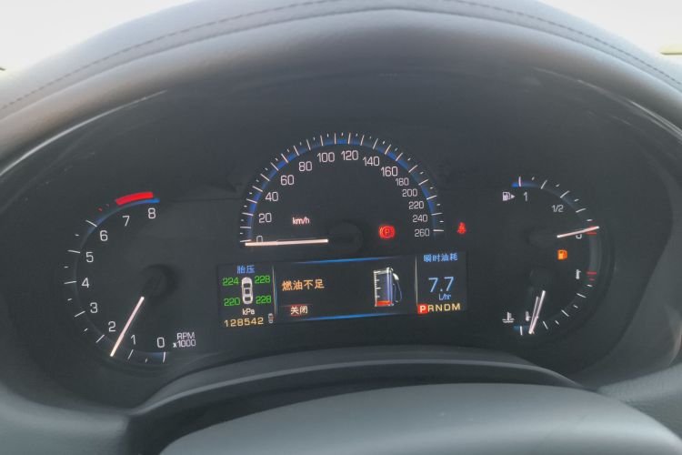 凯迪拉克XTS 2015款 28T 舒适型中控内饰14