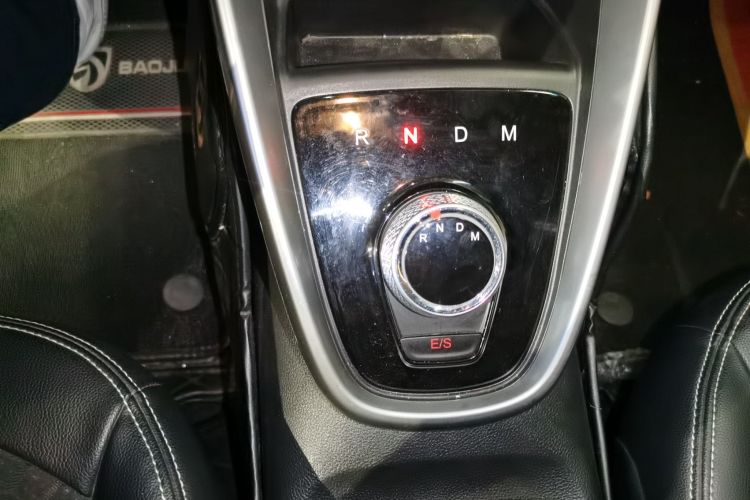 宝骏510 2017款 1.5L 自动时尚型中控内饰18