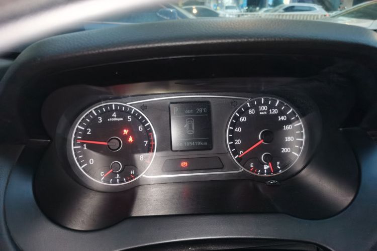 陆风X7 2015款 2.0T 全景尊贵版局部细节14