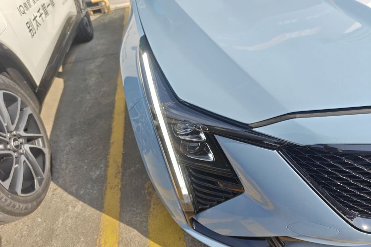 凯迪拉克CT5 2025款 28T 赛道性能版+巅峰赛道选装包车身外观8