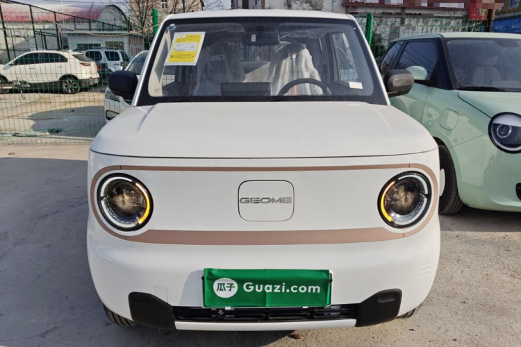 吉利银河 2024款 熊猫mini 200km 耐力熊车身外观2