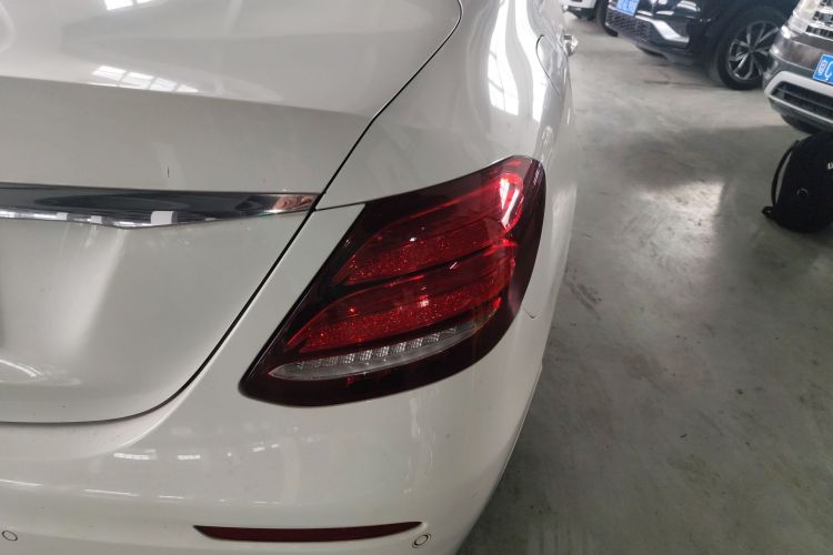 奔驰E级 2017款 E 200 运动型车身外观9