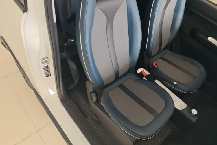 五菱汽车 宏光MINIEV 2022款 GAMEBOY 200km 玩咖款 磷酸铁锂局部细节41