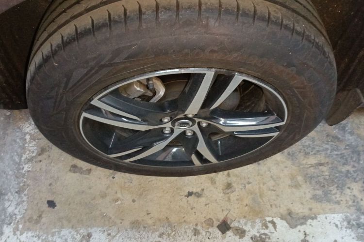 沃尔沃XC40 2024款 B3 智远运动版车身外观6008