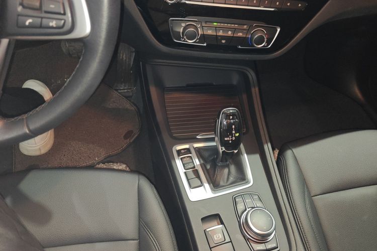 宝马1系 2023款 120i M运动版中控内饰18