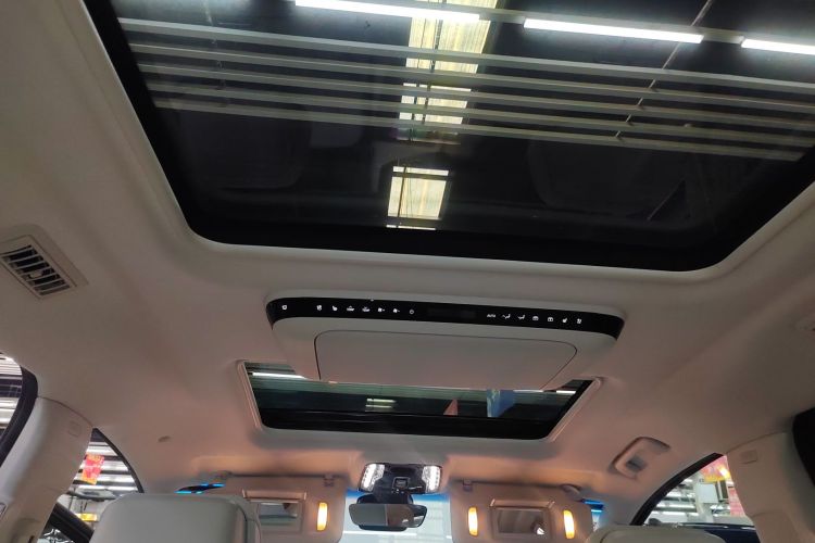 别克GL8新能源 2024款  陆尊 奢享版 7座中控内饰22